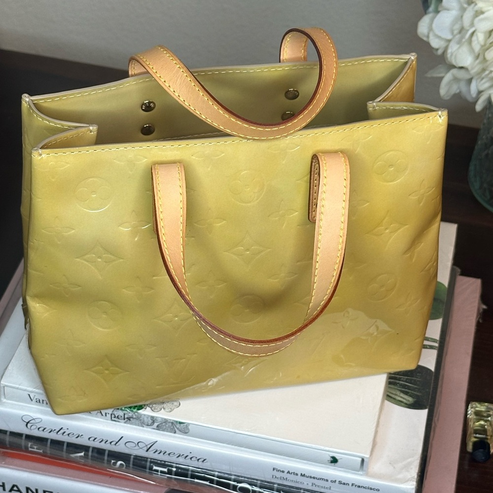 Louis Vuitton tote in Vernis